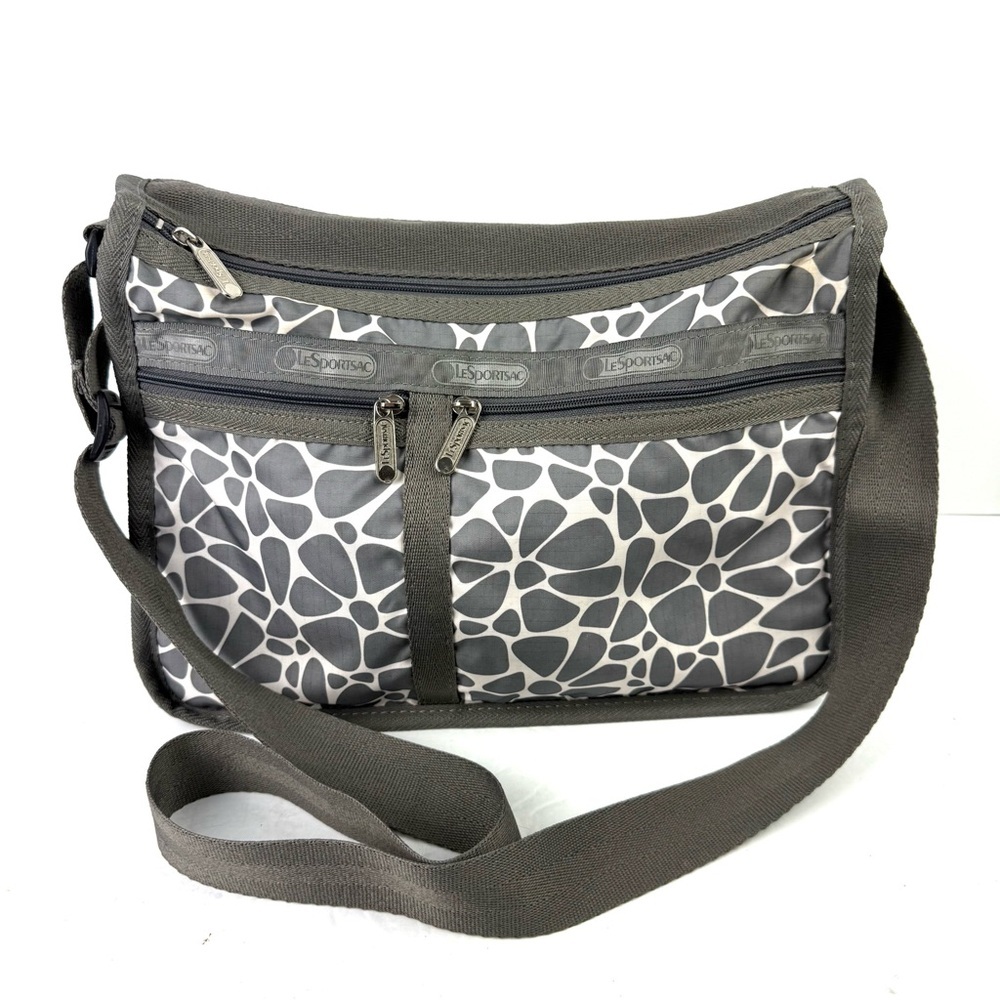 Lesportsac Everyday Crossbody Bag Gray‎ Geometric Nylon Expandable Handbag